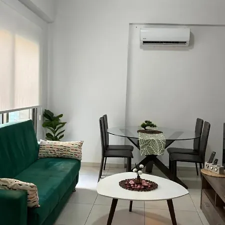1 Bedroom Flat Near Finikoudes * 라르나카