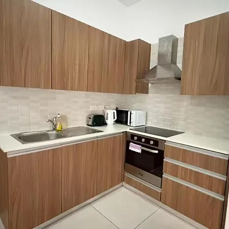 1 Bedroom Flat Near Finikoudes Lárnaka