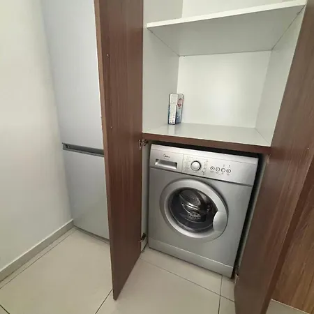 1 Bedroom Flat Near Finikoudes Apartamento Lárnaca