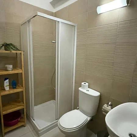 アパート 1 Bedroom Flat Near Finikoudes