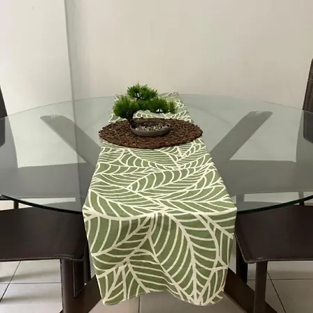1 Bedroom Flat Near Finikoudes アパート *